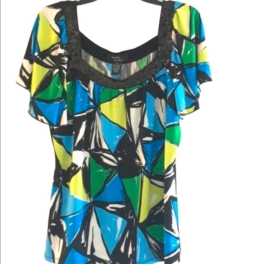 Sandra & Andre dressy shirt. Very cute on. Gorgeous colors. Size M